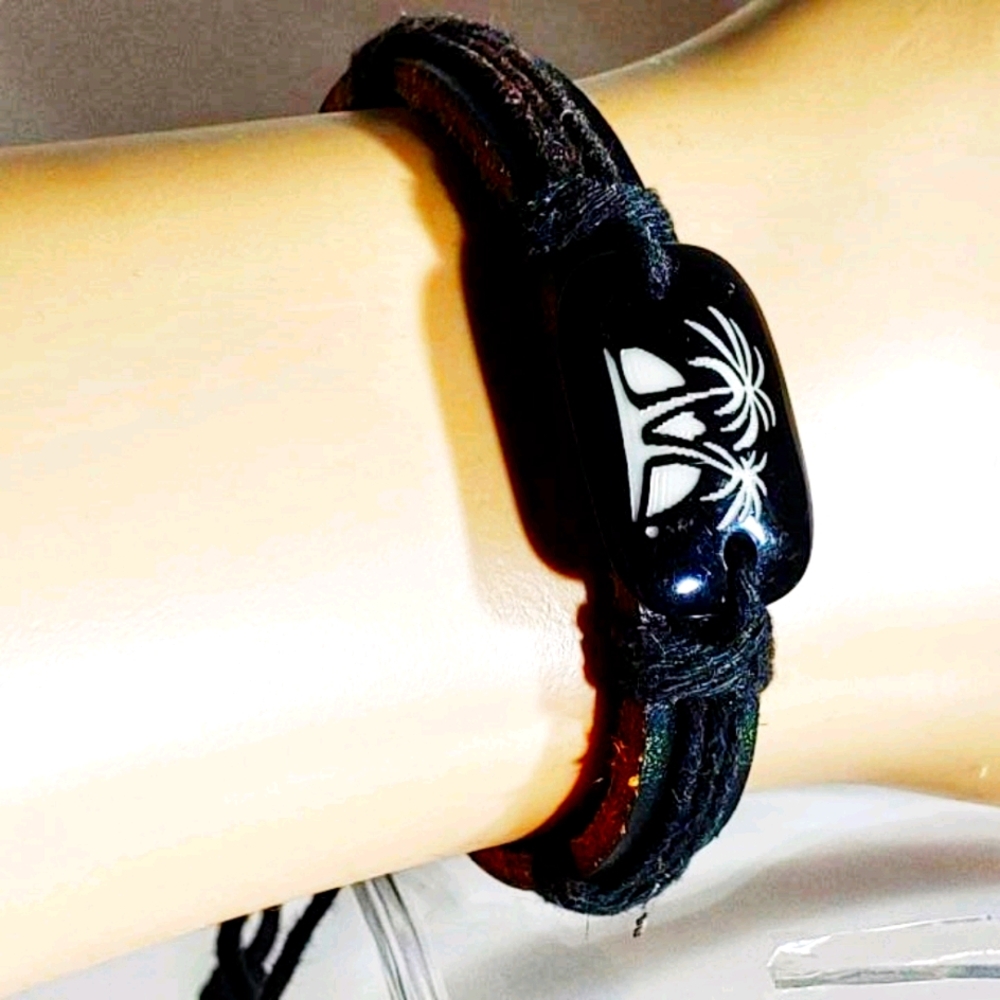 247B381 Unisex Adjustable Palm Tree Leather Bracelet
